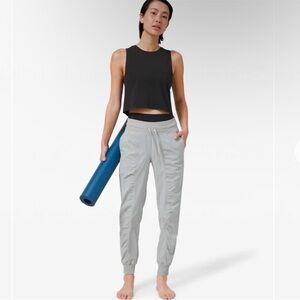 Lululemon- Cut Back Crop Tank- Sz L- Black- Cotton